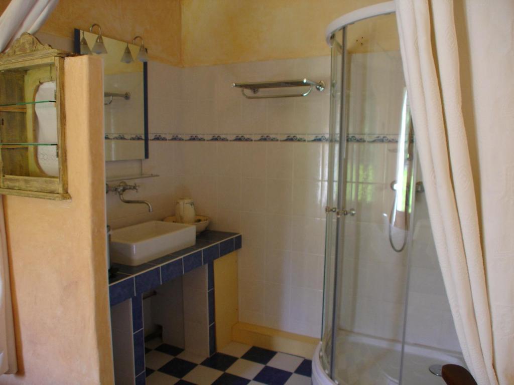 Domaine De La Grange Neuve Hotel La Roque-sur-Pernes Bilik gambar