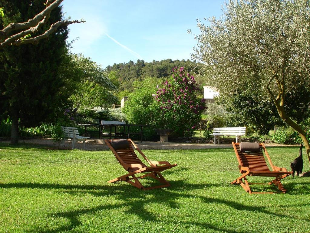 Domaine De La Grange Neuve Hotel La Roque-sur-Pernes Luaran gambar